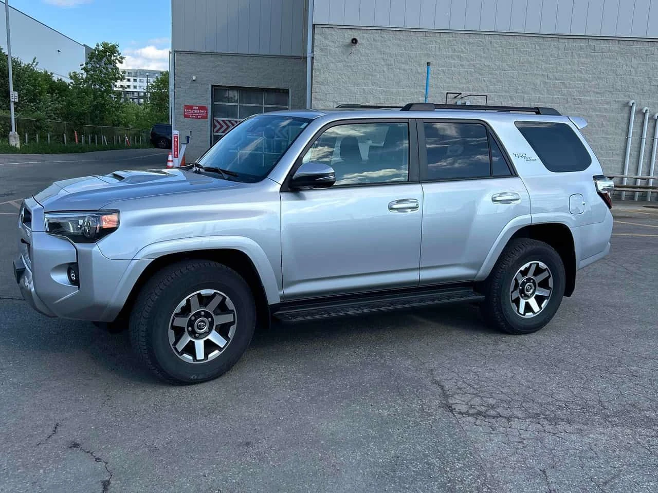 Toyota 4runner * 4WD * CARFAX * 2 КЛЮЧА * ПАНО * KEYLESS, снимка 2 - Автомобили и джипове - 54813864