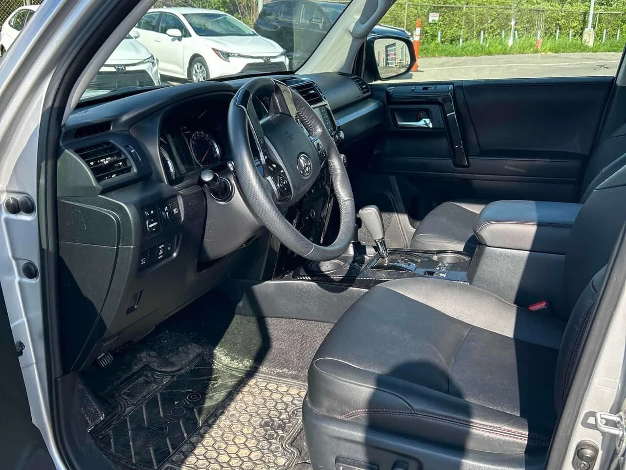 Toyota 4runner * 4WD * CARFAX * 2 КЛЮЧА * ПАНО * KEYLESS, снимка 5 - Автомобили и джипове - 54813864