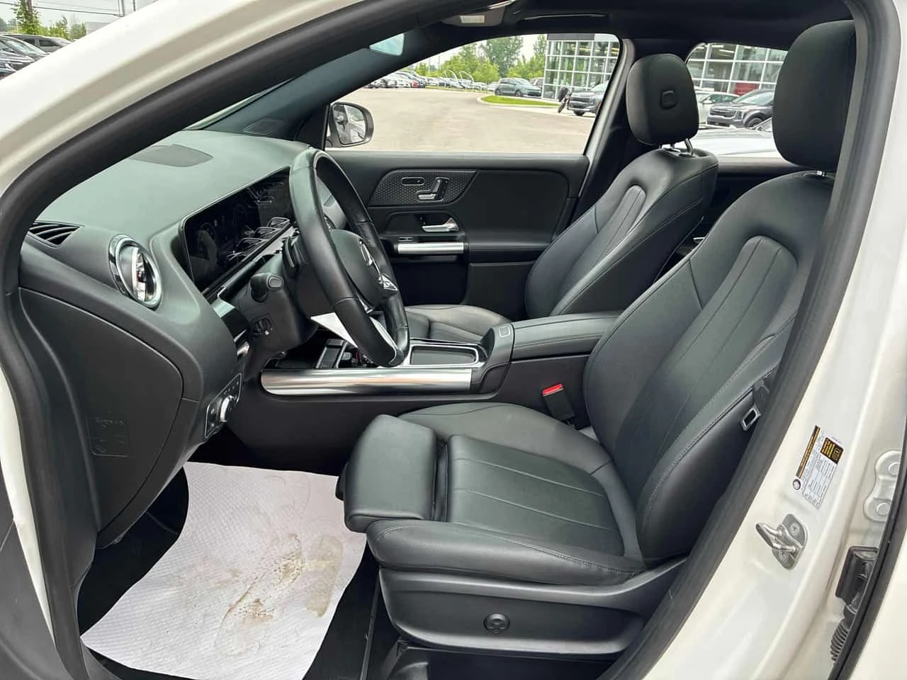 Mercedes-Benz GLA 250 | CARFAX | БЕЗ ПЪРВОНАЧАЛНА ВНОСКА, снимка 10 - Автомобили и джипове - 55106096