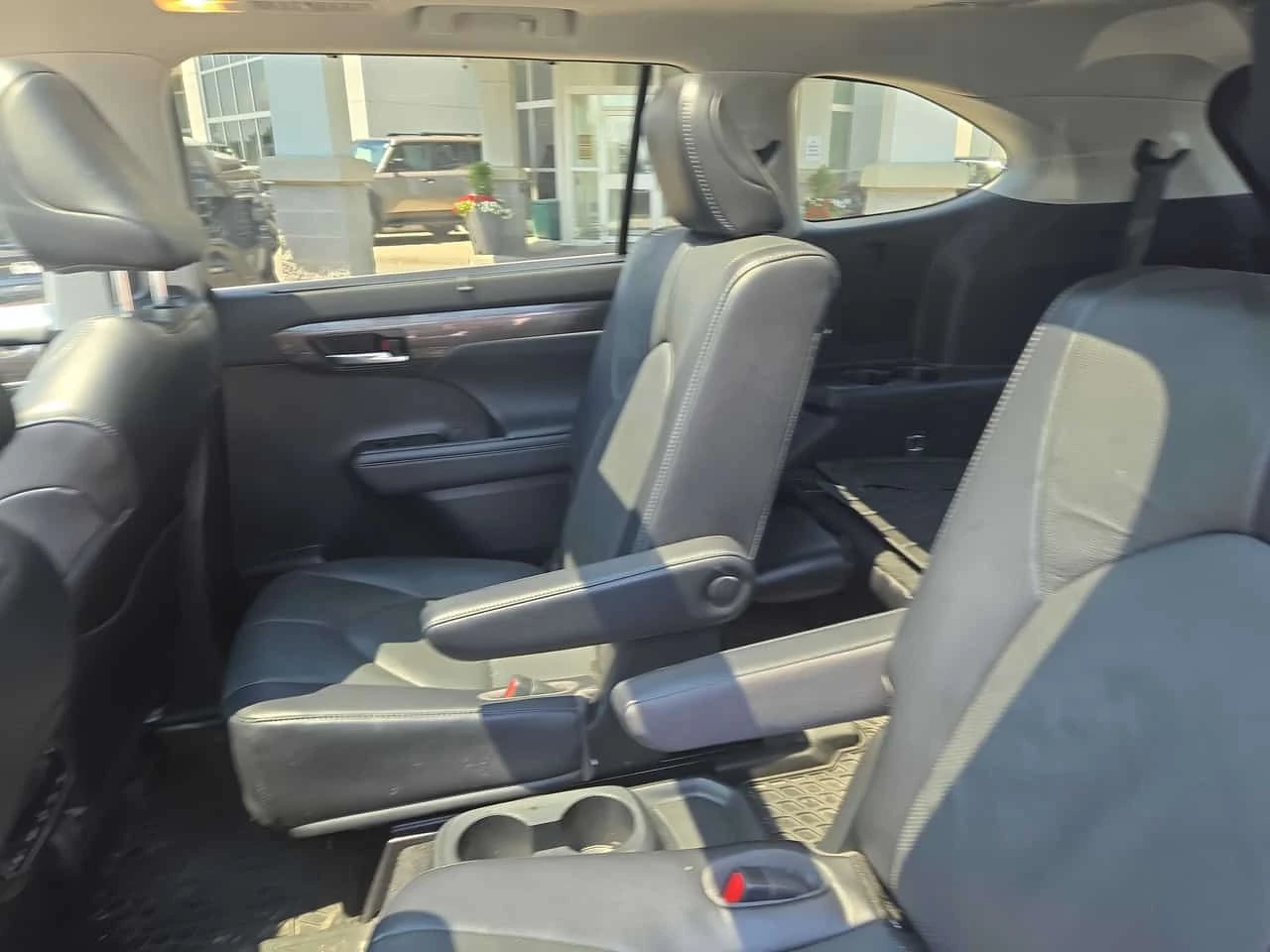 Toyota Highlander * Hybrid Limited* АВТОКРЕДИТ БЕЗ ПЪРВОНАЧАЛНА* , снимка 15 - Автомобили и джипове - 55135460