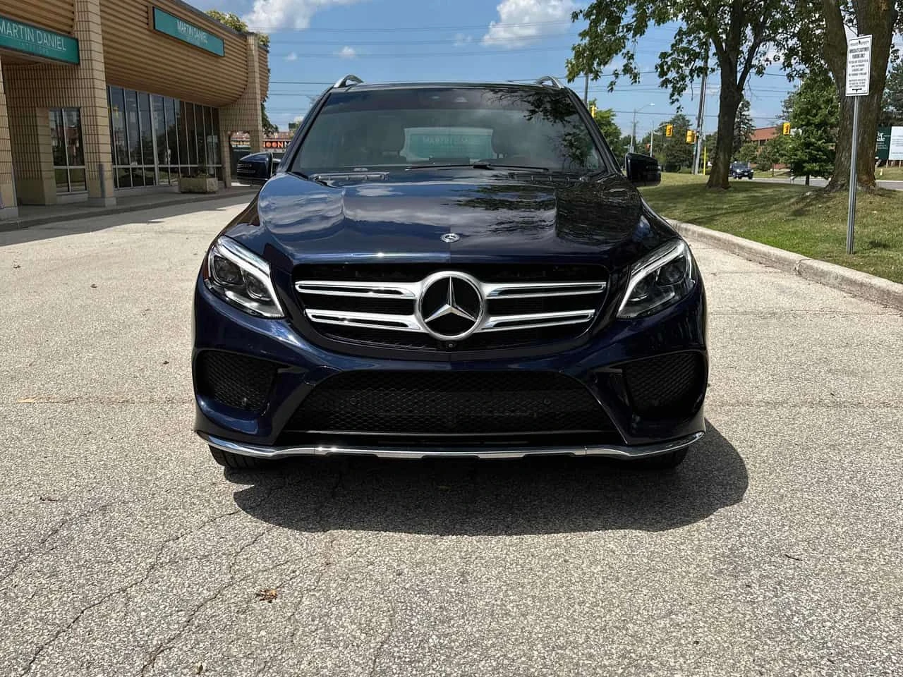 Mercedes-Benz GLE 400 4MATIC * AMG PACK* 360 КАМЕРА* ПАНОРАМА* , снимка 2 - Автомобили и джипове - 55255112
