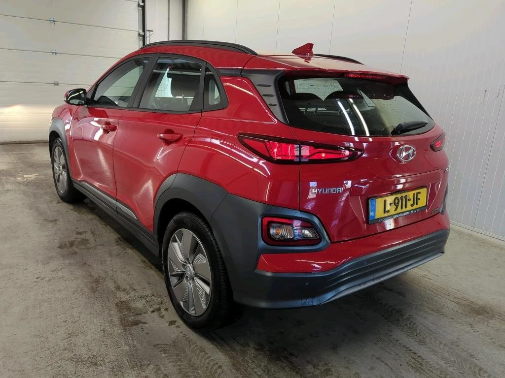 Hyundai Kona 64 kWh Comfort, снимка 4 - Автомобили и джипове - 55303717