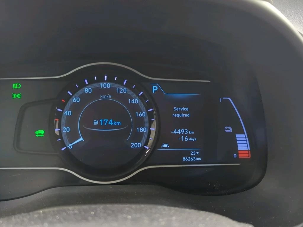 Hyundai Kona 64 kWh Comfort, снимка 6 - Автомобили и джипове - 55303717