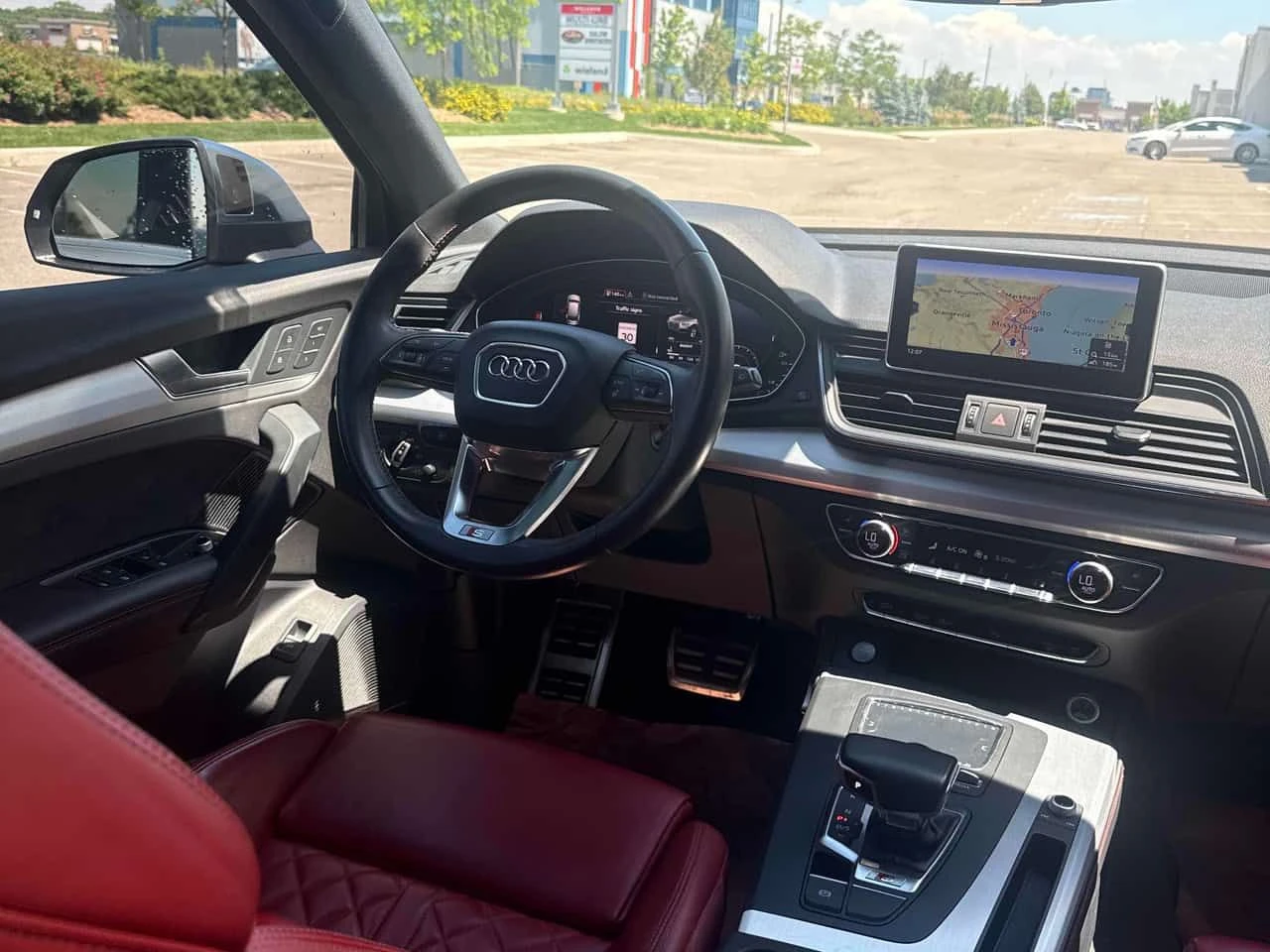 Audi SQ5 * Technik * CARFAX * ОПЦИЯ ЗА ФИНАНСИРАНЕ , снимка 13 - Автомобили и джипове - 55316904