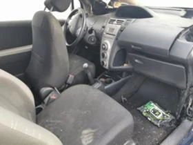 Toyota Yaris 1.3vvti, снимка 3