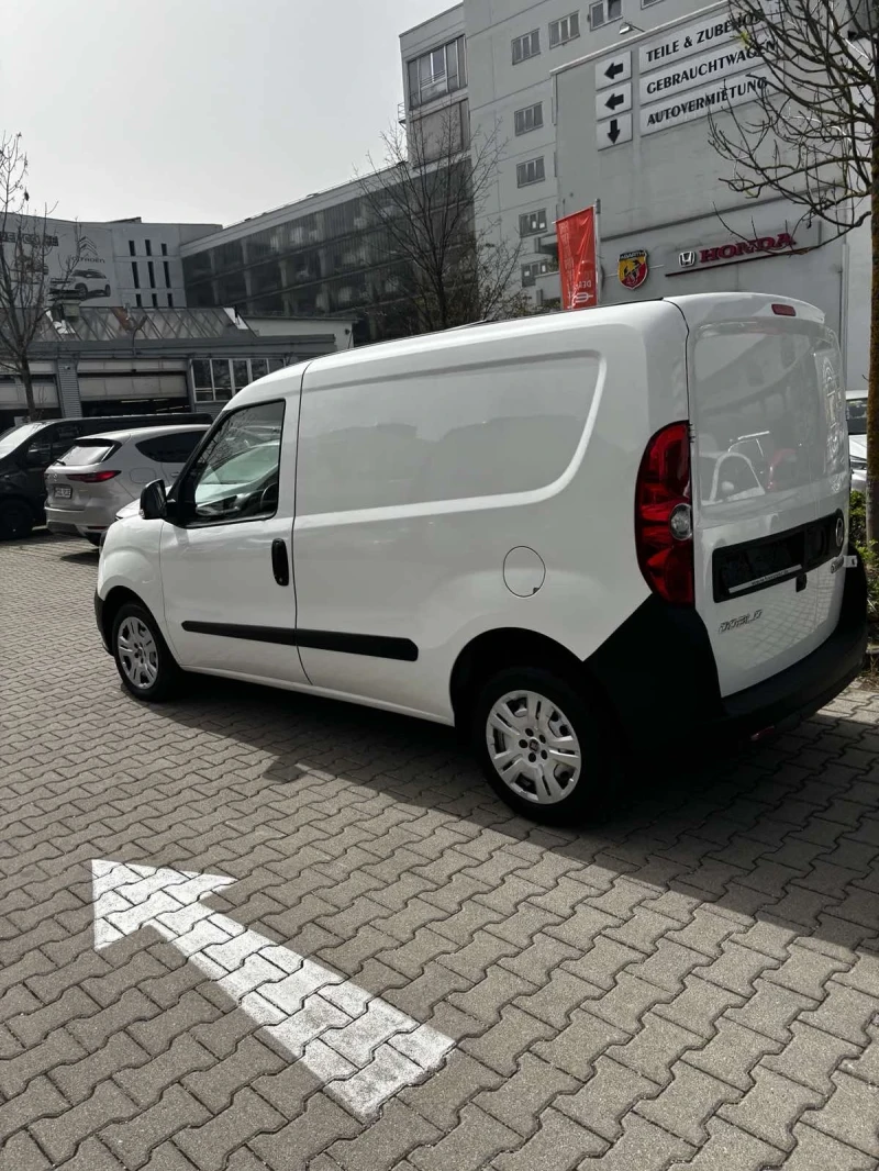 Fiat Doblo 1.3 Multijet, снимка 7 - Автомобили и джипове - 47396985