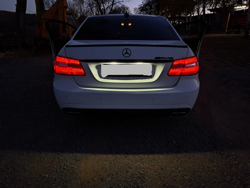 Mercedes-Benz E 200 7 G-Tronic Avantgarde AMG , снимка 16 - Автомобили и джипове - 49148265