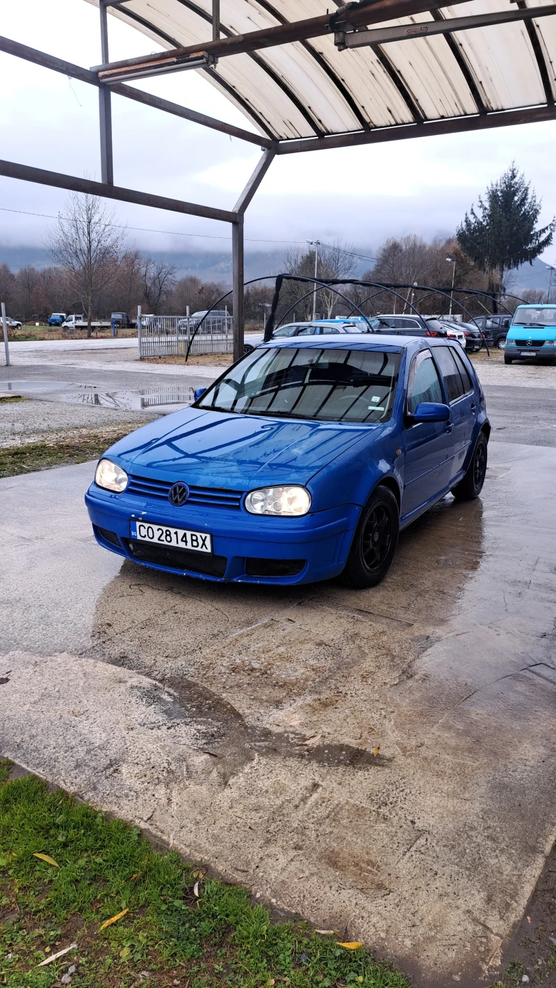 VW Golf, снимка 1 - Автомобили и джипове - 48160437