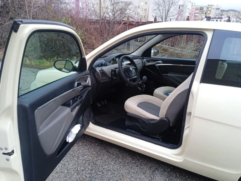 Lancia Ypsilon 1.3 Myltijet , снимка 8 - Автомобили и джипове - 48732483