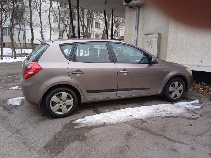 Kia Ceed, снимка 3 - Автомобили и джипове - 48759872