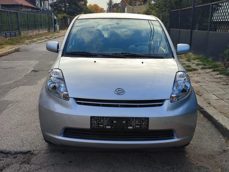 Daihatsu Sirion 1.3i-87kc-АВТОМАТИК-КЛИМАТИК, снимка 2 - Автомобили и джипове - 52517690