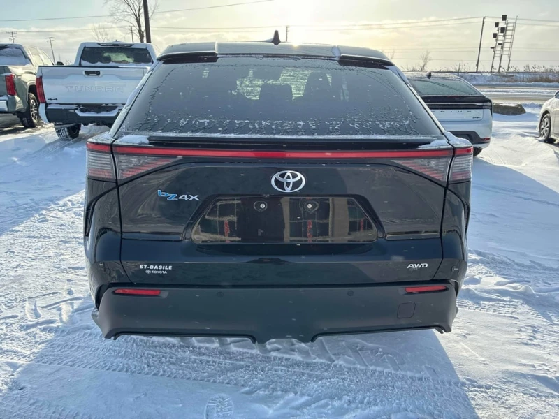 Toyota bZ4X * XLE * CARFAX * БЕЗ ПЪРВОНАЧАЛНА ВНОСКА, снимка 4 - Автомобили и джипове - 53161954