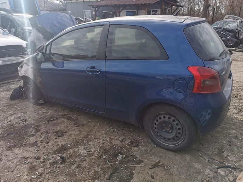 Toyota Yaris 1.3vvti - изображение 2