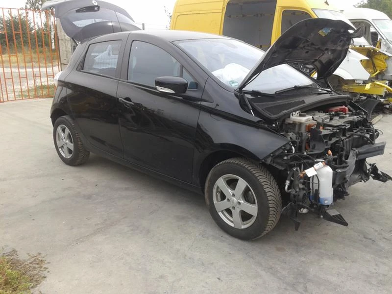 Renault Zoe, снимка 13 - Автомобили и джипове - 30172907