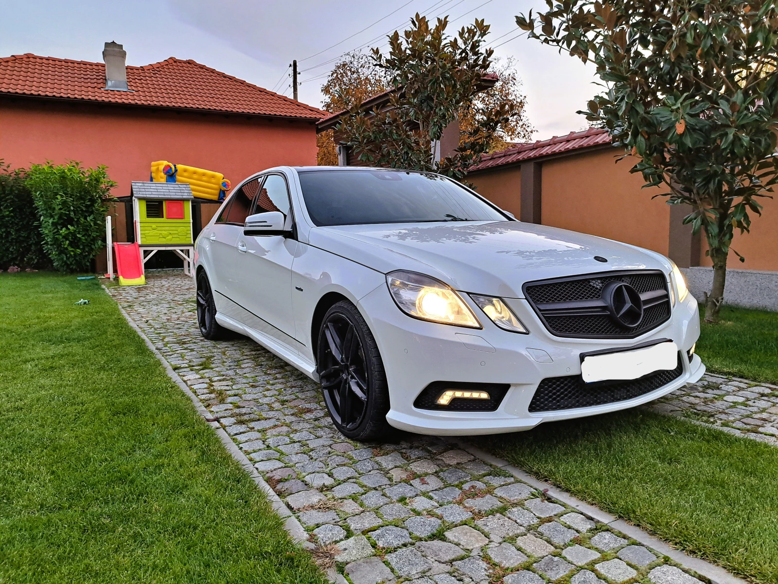 Mercedes-Benz E 200 7 G-Tronic Avantgarde AMG  - изображение 3