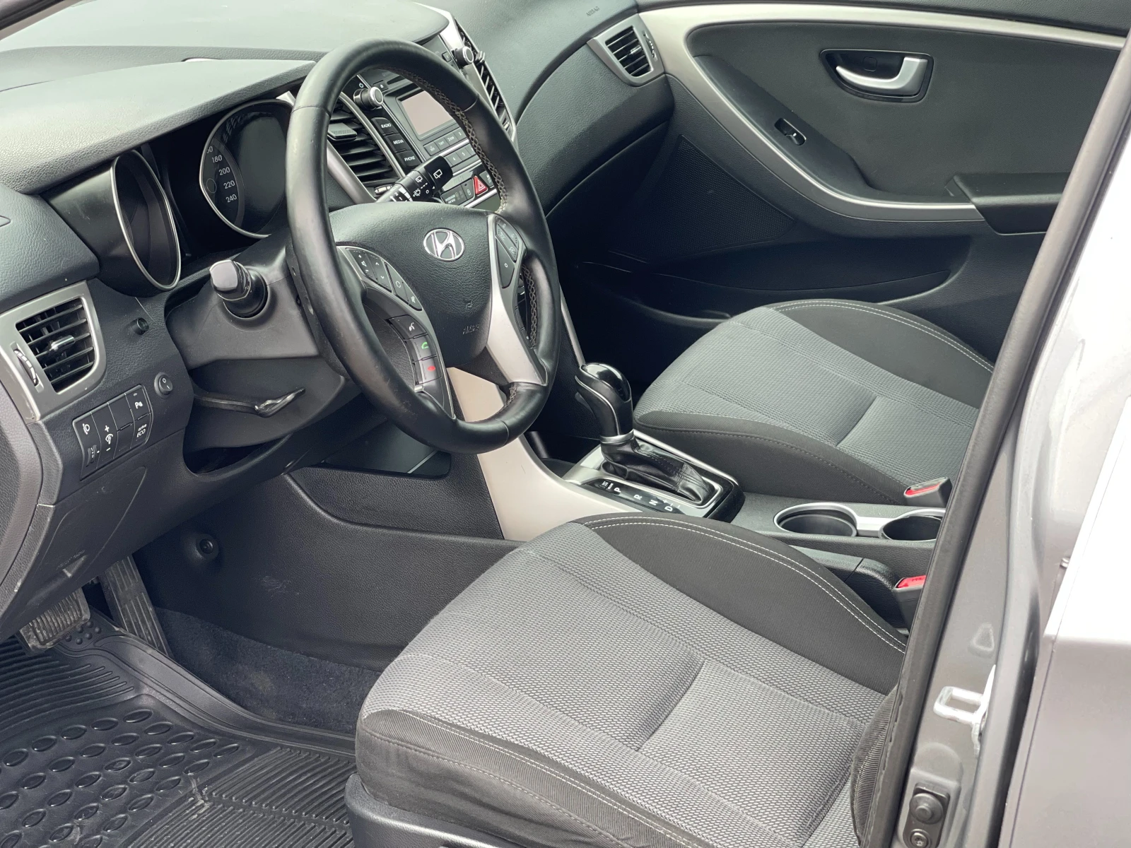 Hyundai I30 1.6i Automat | Mobile.bg   13