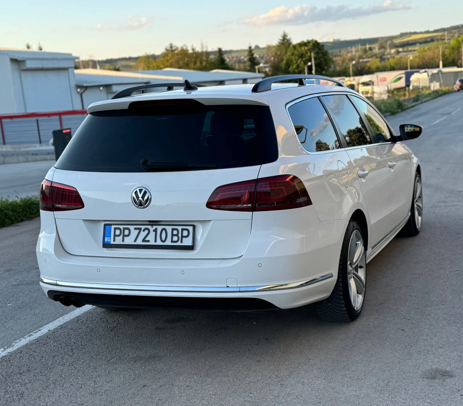 VW Passat 2.0TDI / R-Line / DSG / LED - изображение 5