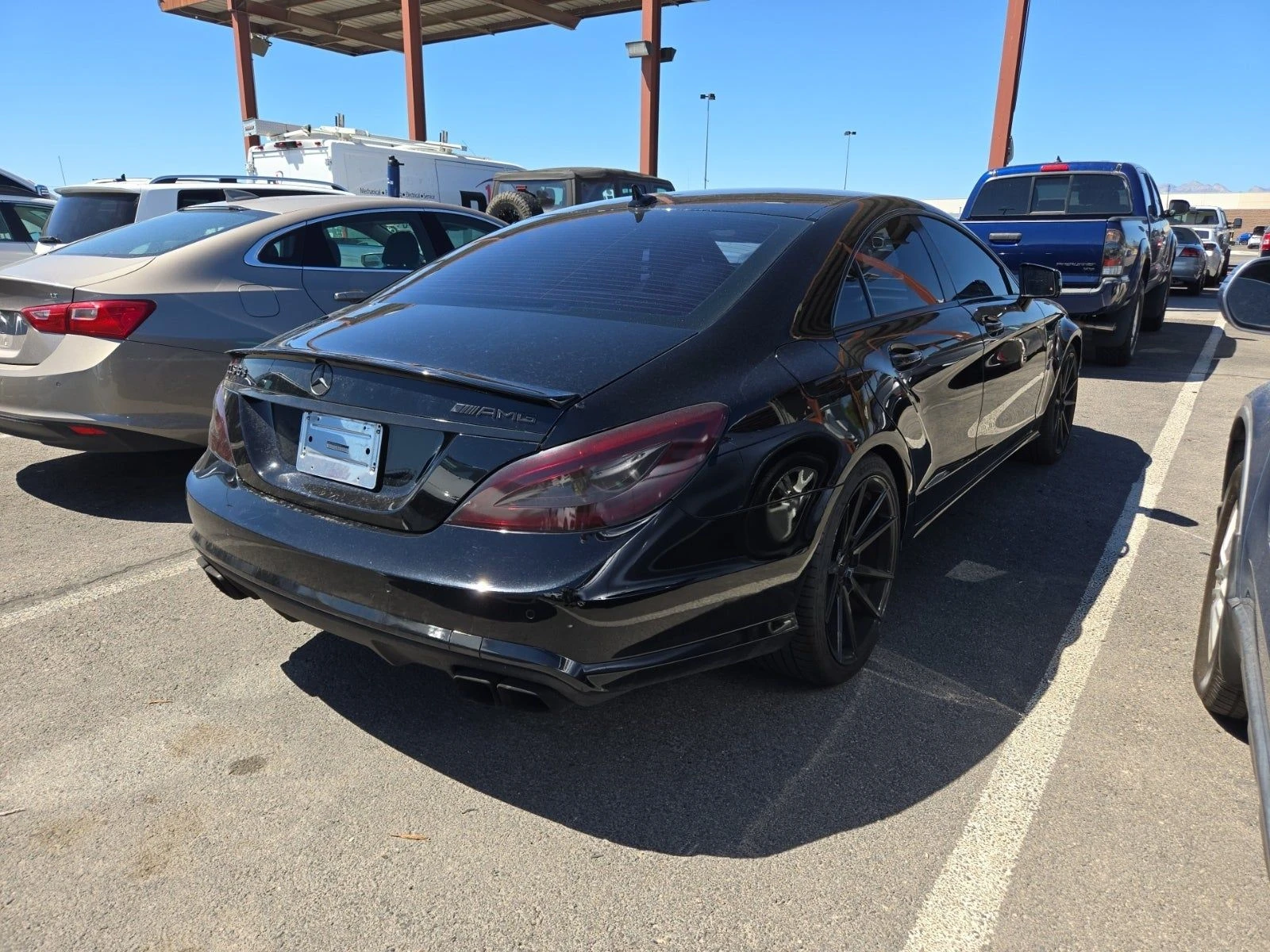Mercedes-Benz CLS 63 AMG HARMAN* ОБДУХ* KEYLESS GO* LANE ASSIST* ПАМЕТ* КАМ - изображение 6
