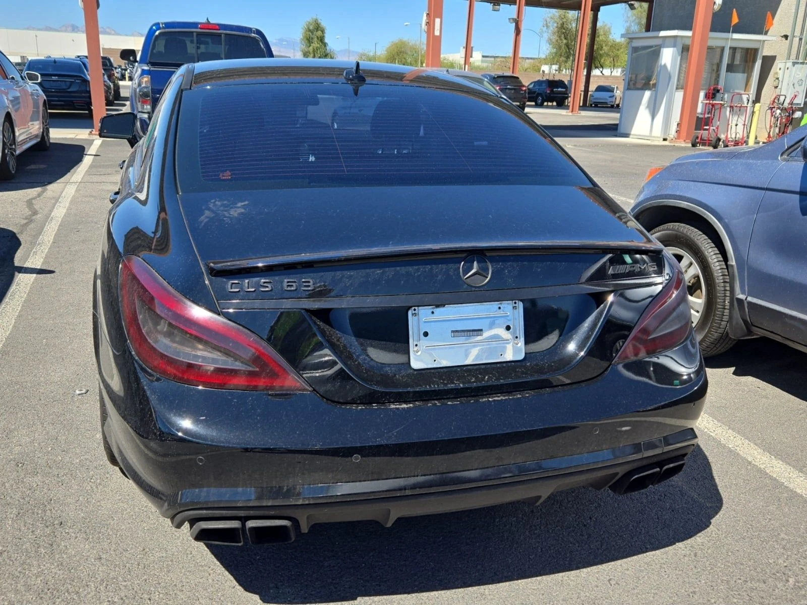 Mercedes-Benz CLS 63 AMG HARMAN* ОБДУХ* KEYLESS GO* LANE ASSIST* ПАМЕТ* КАМ - изображение 4