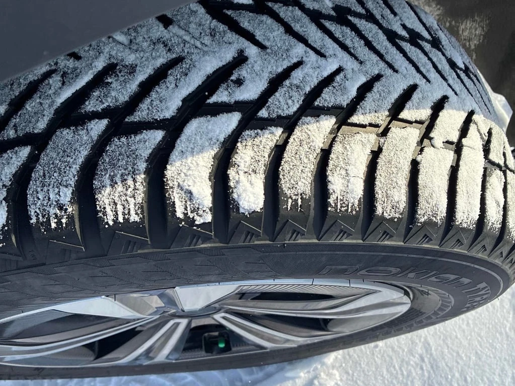 Toyota bZ4X * XLE * CARFAX * ��� ������������ ������ | Mobile.bg � ����������� 7