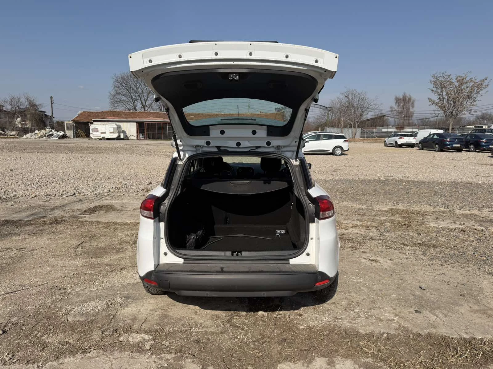 Renault Clio 0.9TCe/90k.c./Grandtour, снимка 9 - Автомобили и джипове - 53807613