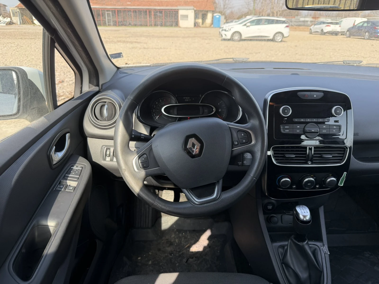 Renault Clio 0.9TCe/90k.c./Grandtour, снимка 15 - Автомобили и джипове - 53807613