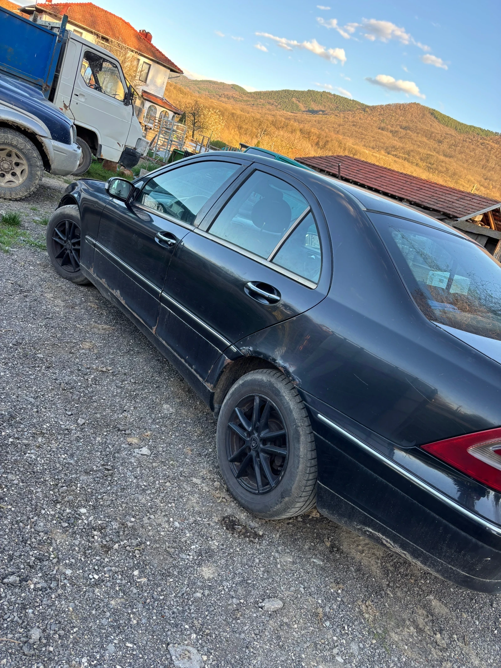 Mercedes-Benz C 200, снимка 4 - Автомобили и джипове - 54148208