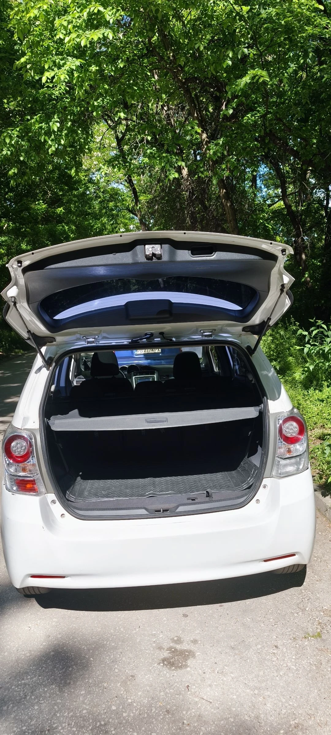 Toyota Verso, снимка 7 - Автомобили и джипове - 54567172