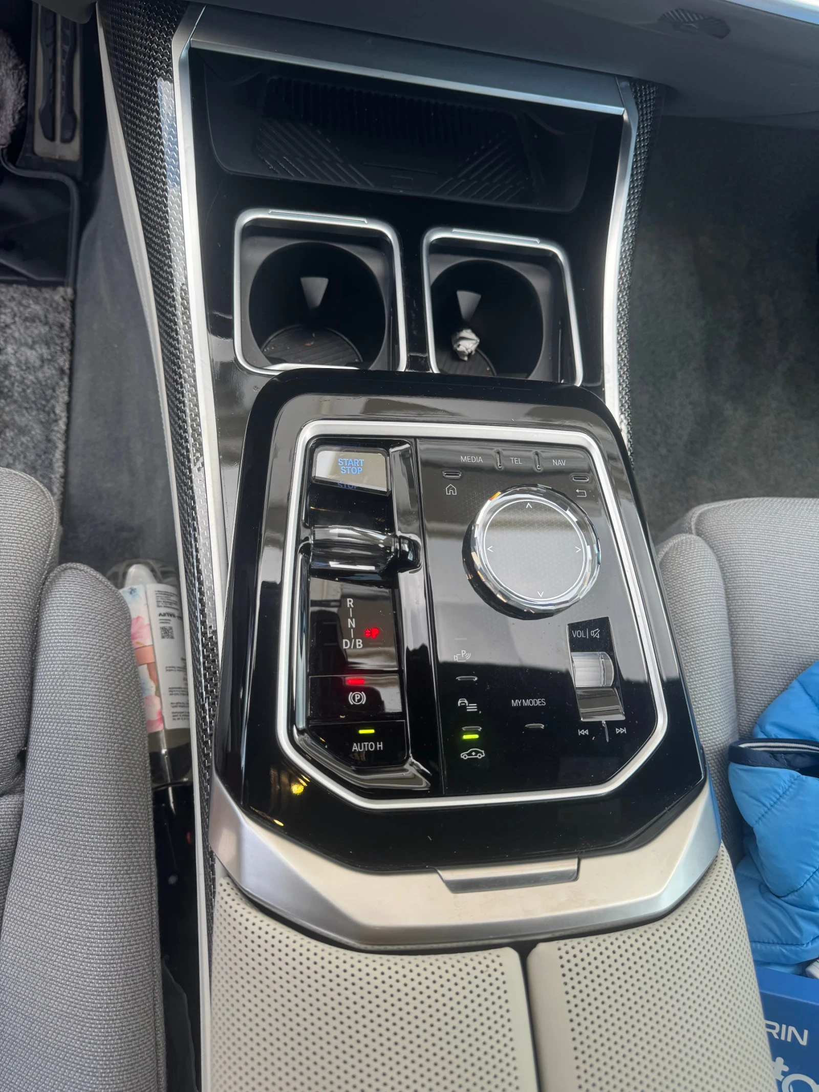 BMW i7 760, снимка 4 - Автомобили и джипове - 54684341