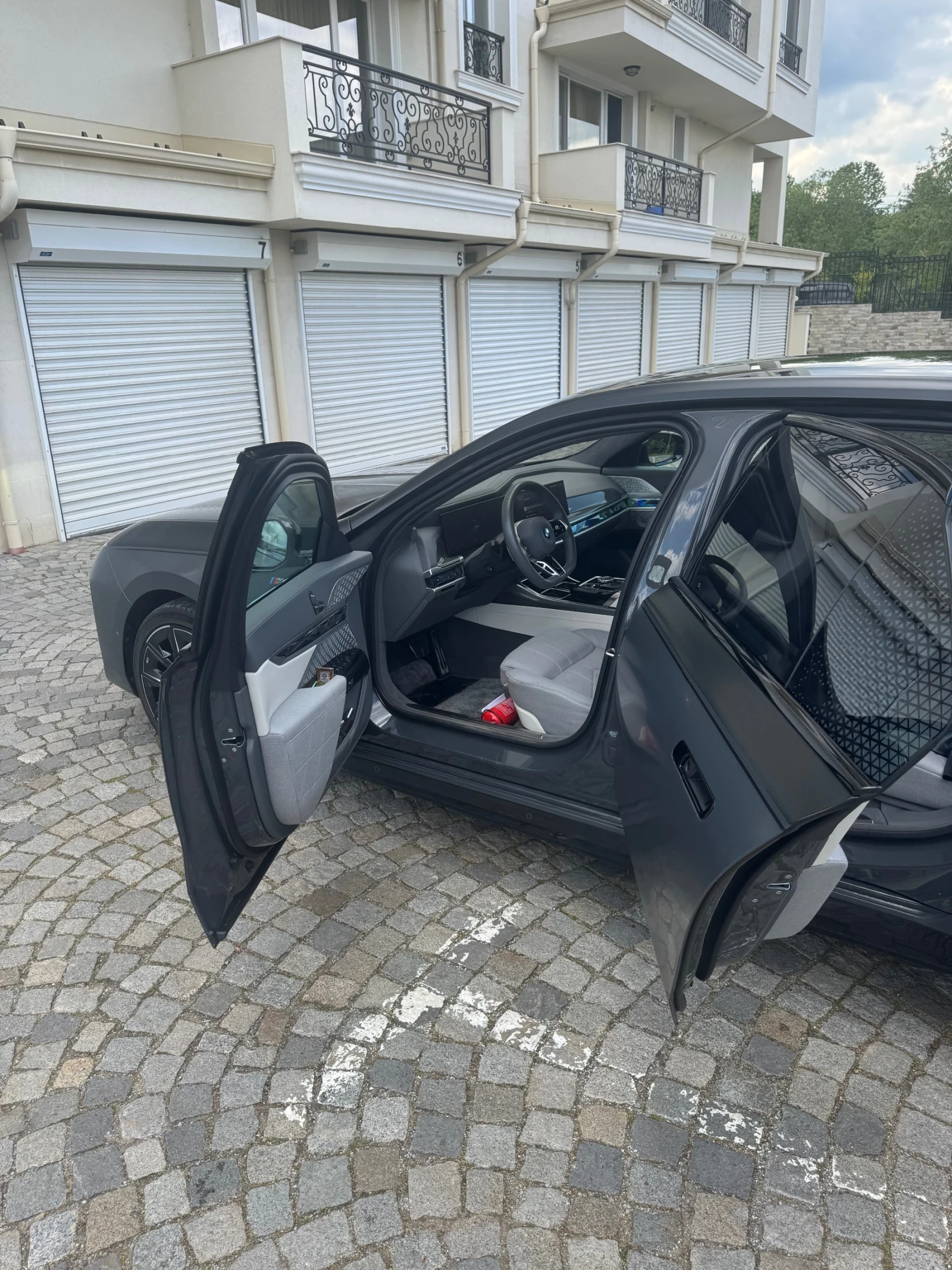 BMW i7 760, снимка 7 - Автомобили и джипове - 54684341