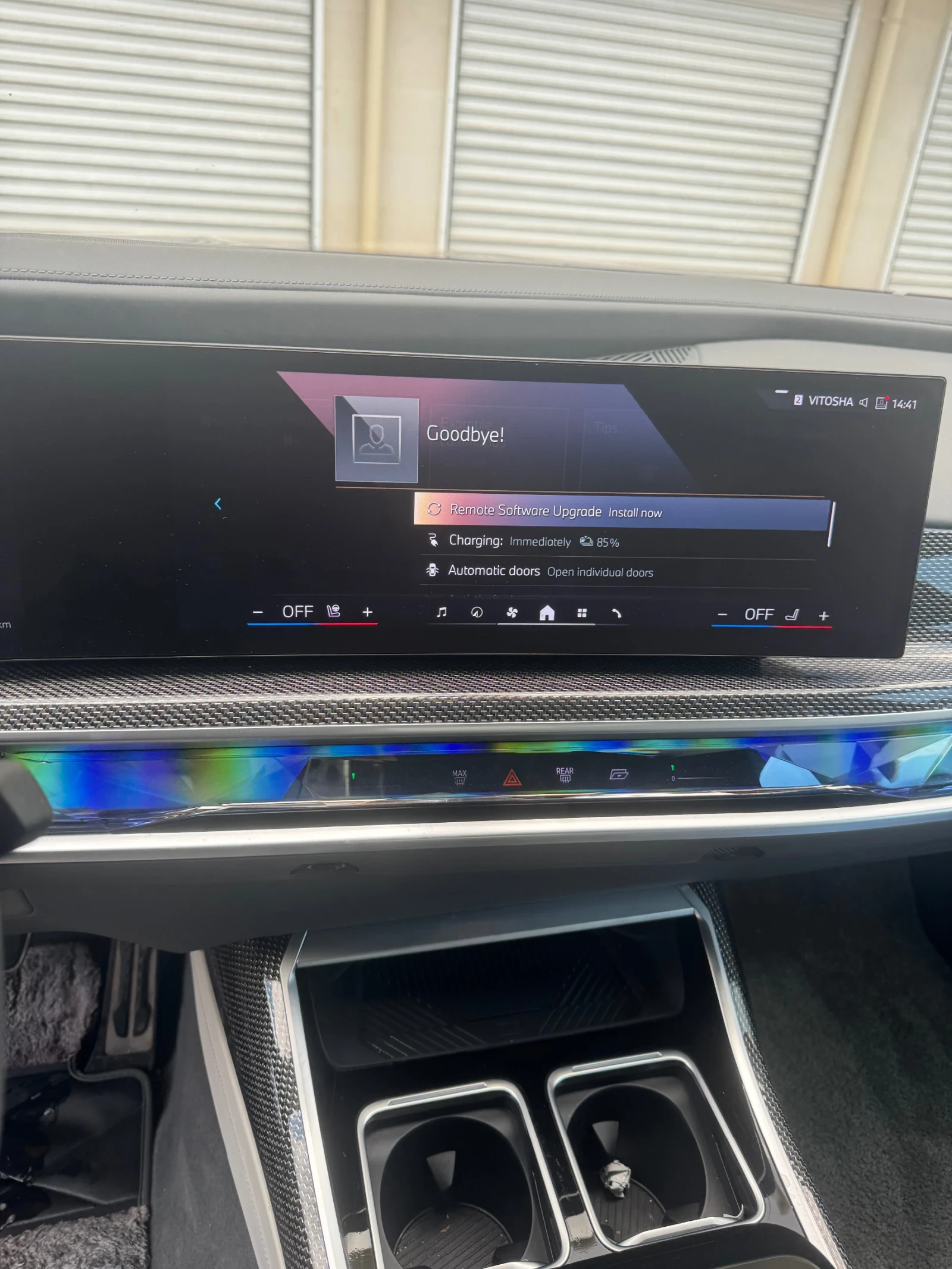 BMW i7 760, снимка 2 - Автомобили и джипове - 54684341