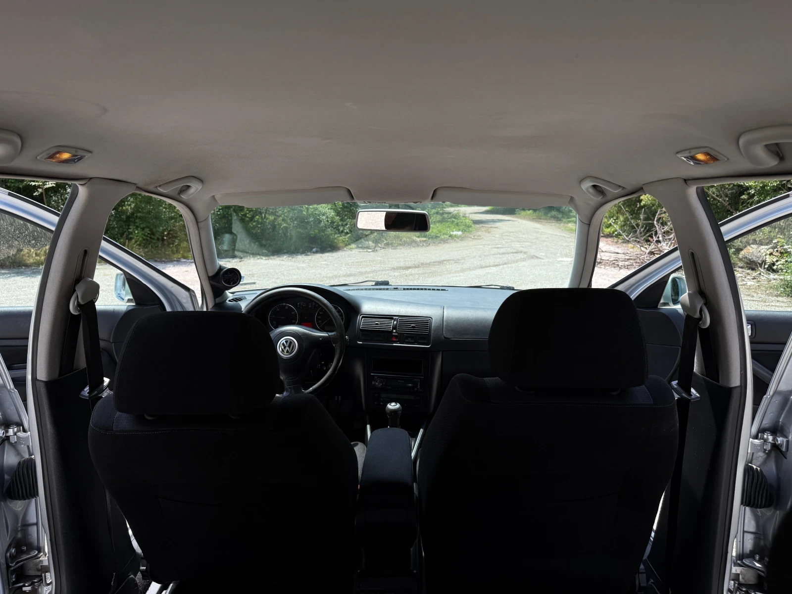 VW Golf 1.9 TDI, снимка 7 - Автомобили и джипове - 54821317