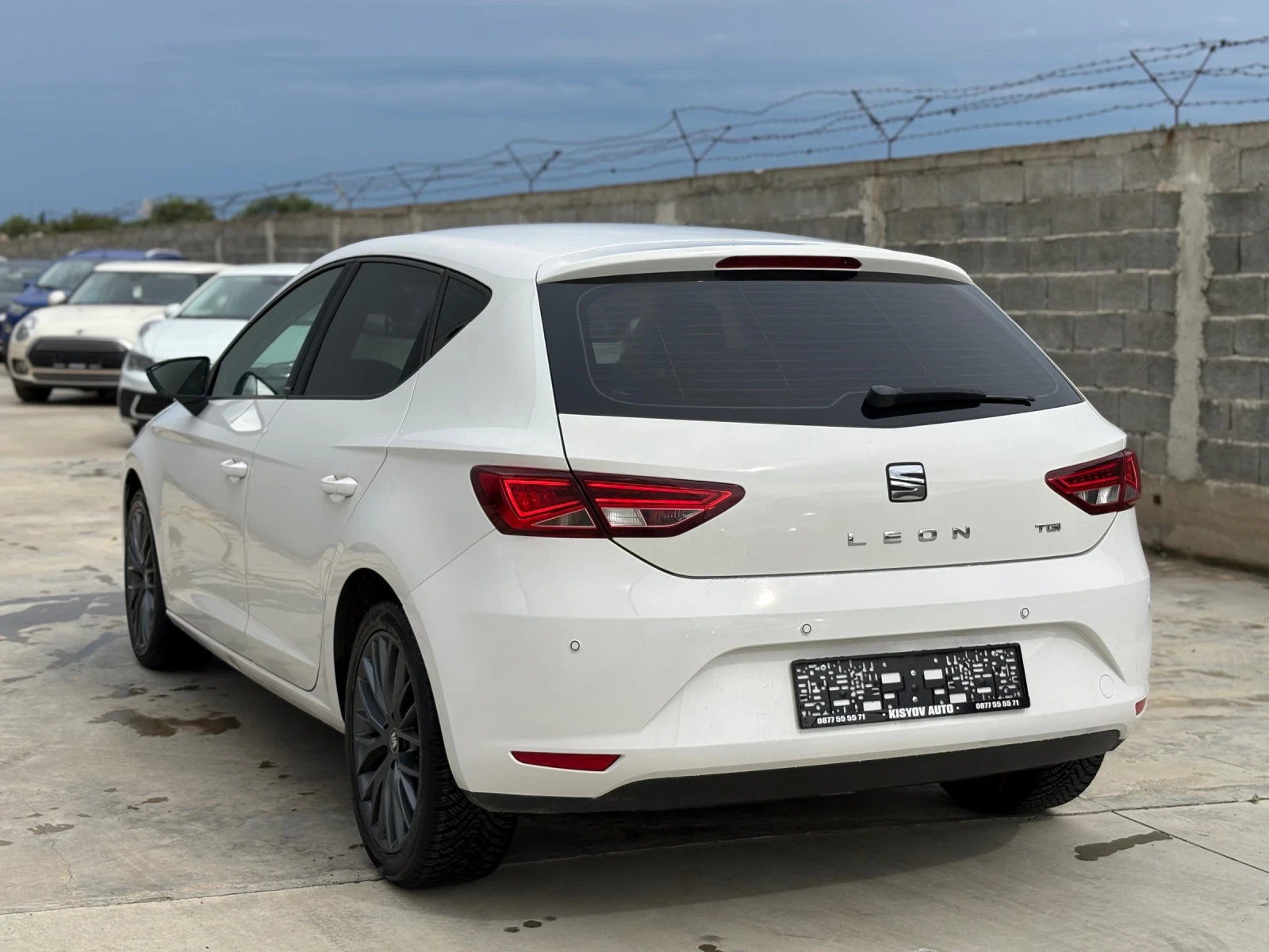 Seat Leon 1.4 TGi 110кс 6ск Navi Пълна сервизна история, снимка 4 - Автомобили и джипове - 54885272