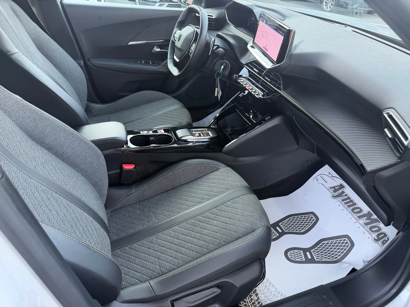 Peugeot 2008 1.2 EAT8 PURETECH, снимка 9 - Автомобили и джипове - 55063962