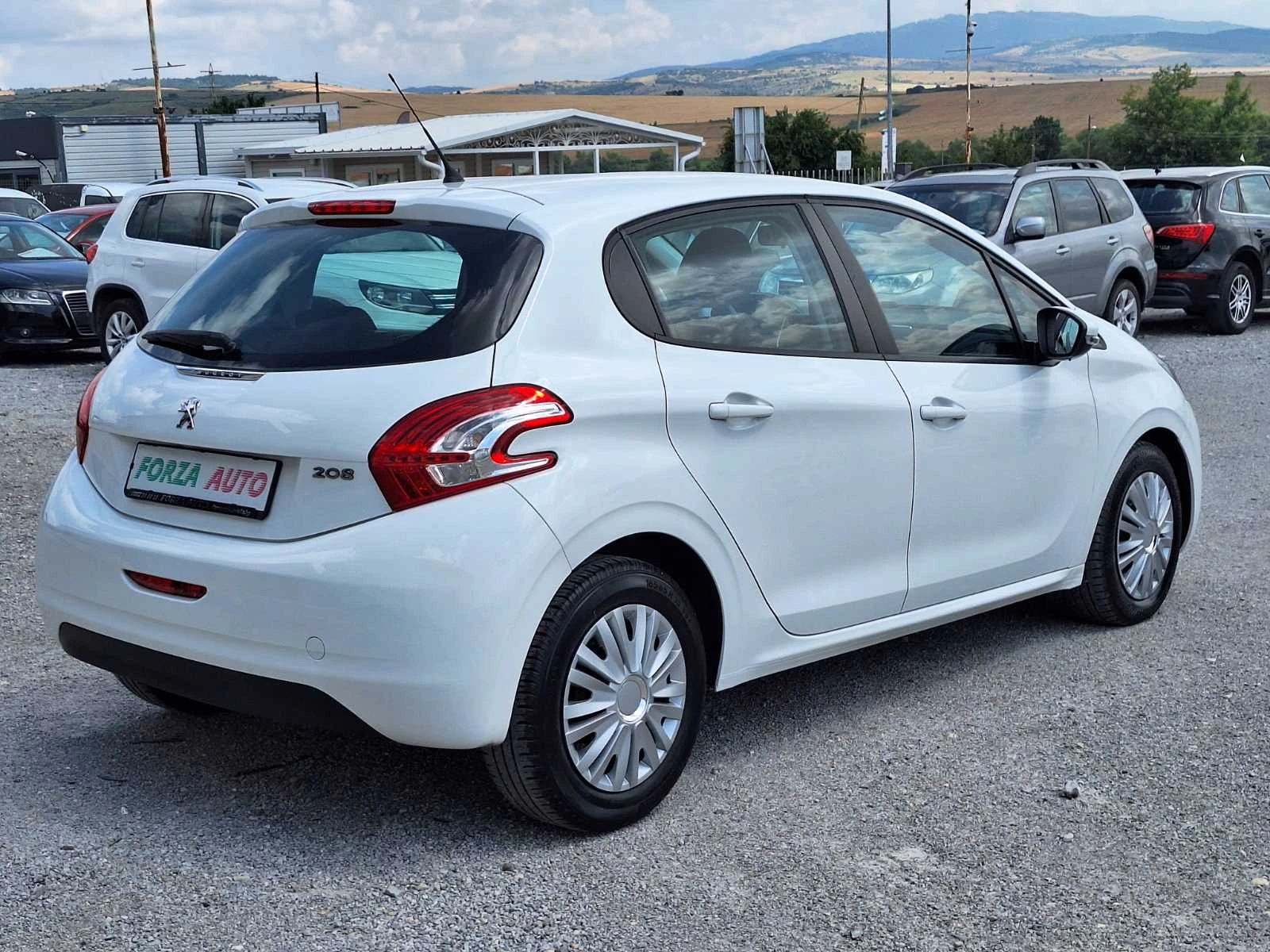 Peugeot 208 1.4HDI-2015г, снимка 5 - Автомобили и джипове - 55163444