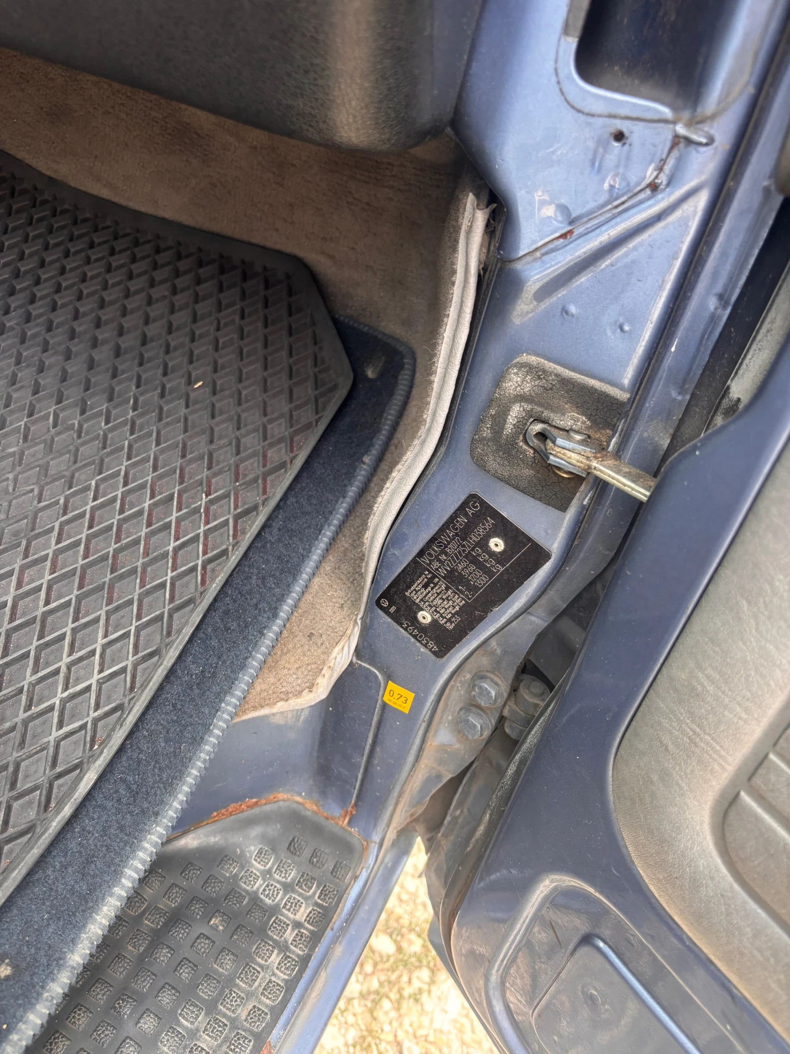 VW Multivan 1.6TDI, снимка 11 - Автомобили и джипове - 55557550