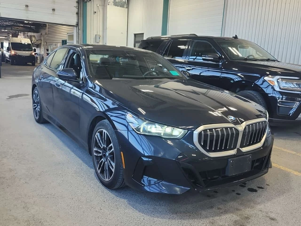 BMW 530 * 530I XDRIVE* АВТОКРЕДИТ БЕЗ ПЪРВОНАЧАЛНА ВНОСКА*, снимка 2 - Автомобили и джипове - 55636187