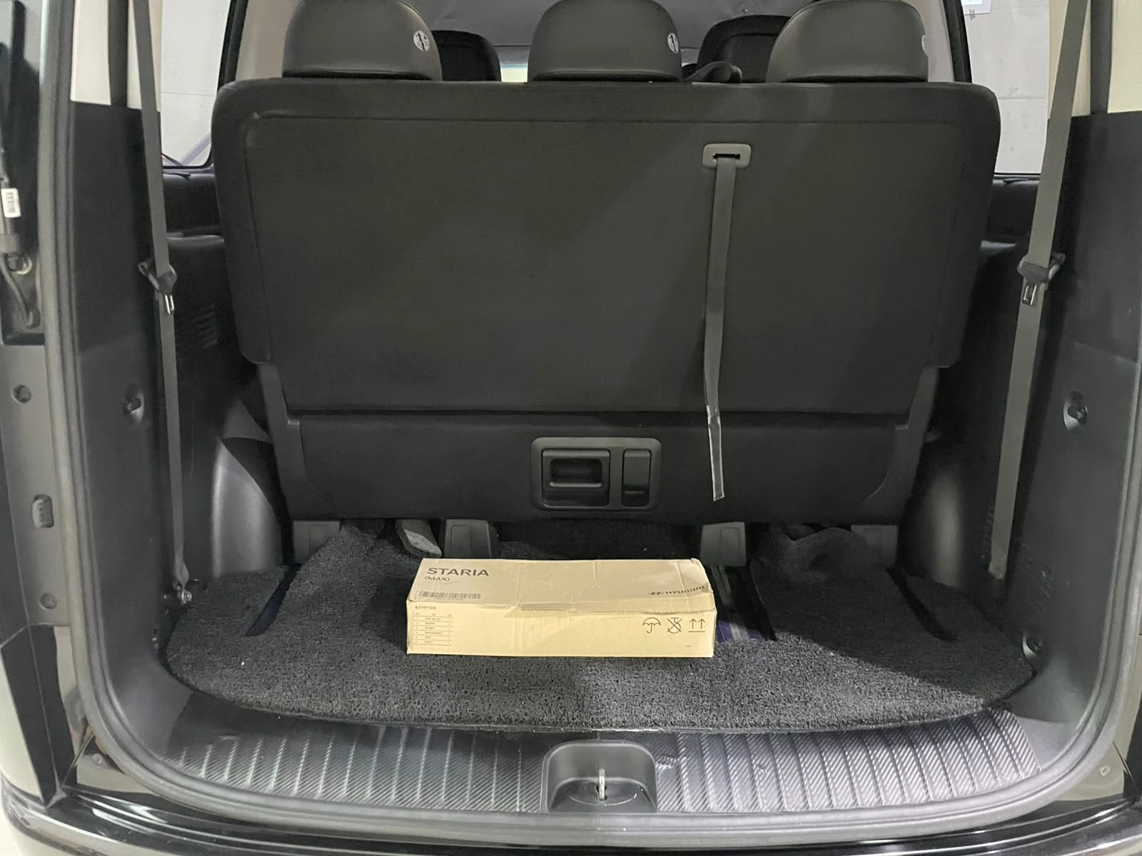 Hyundai Staria 3.5 LPG ! 6+ 1 ! Inspiration !, снимка 17 - Автомобили и джипове - 55923083