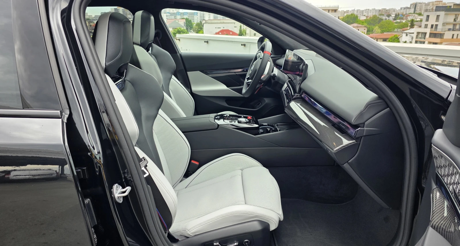 BMW M5 Touring xDrive 4.4 V8 Plug-in Hybrid , снимка 6 - Автомобили и джипове - 56174799