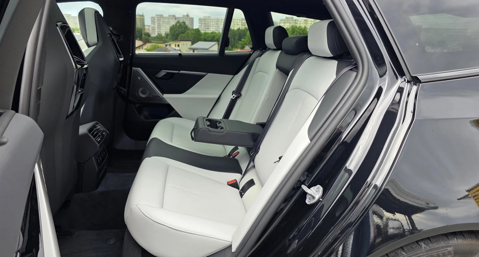 BMW M5 Touring xDrive 4.4 V8 Plug-in Hybrid , снимка 7 - Автомобили и джипове - 56174799