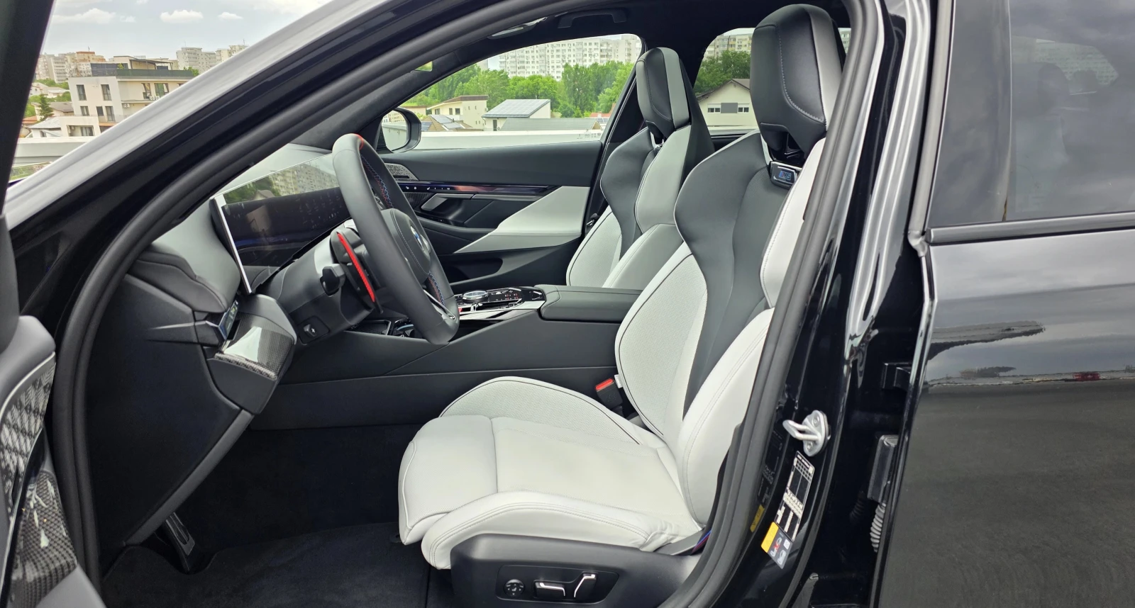 BMW M5 Touring xDrive 4.4 V8 Plug-in Hybrid , снимка 5 - Автомобили и джипове - 56174799
