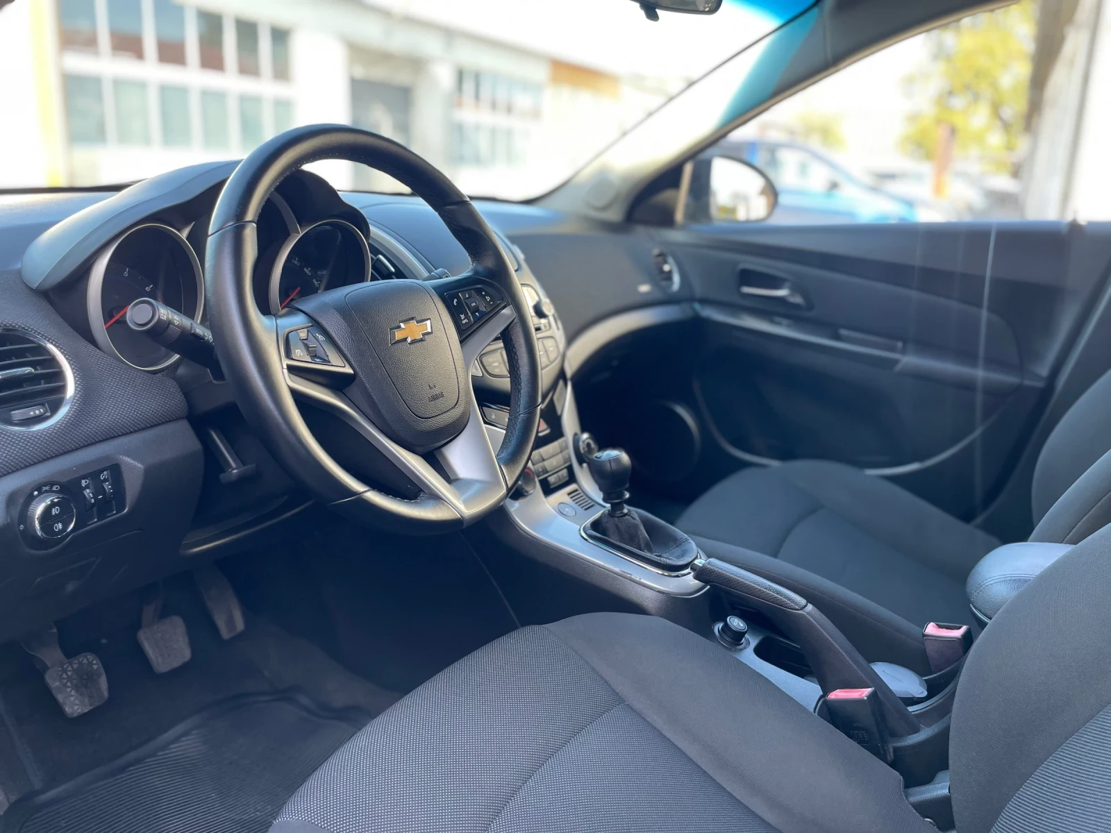 Chevrolet Cruze 1.8 Газ/Бензин, снимка 7 - Автомобили и джипове - 56660910