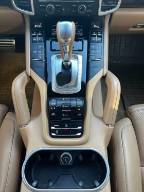 Porsche Cayenne 4.2D V8 385 hp / ГОТОВ ЛИЗИНГ / БАРТЕР, снимка 9