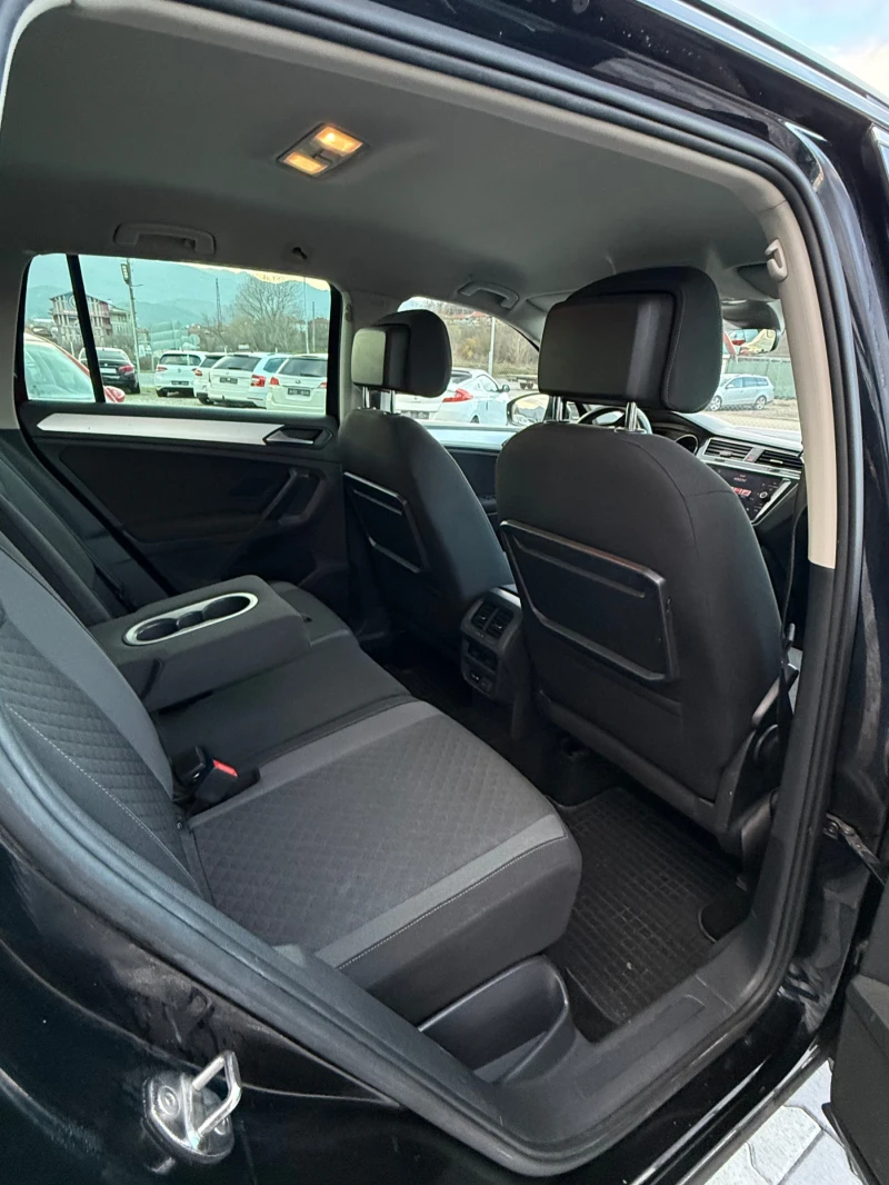 VW Tiguan 2.0 TDI 4x4, снимка 14 - Автомобили и джипове - 52710580