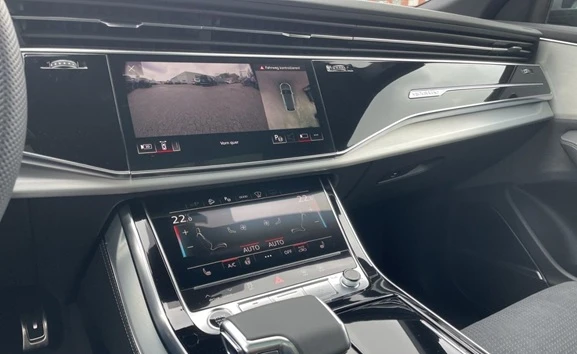 Audi Q8 55 TFSIe Quattro = NEW= S-line Гаранция - изображение 8