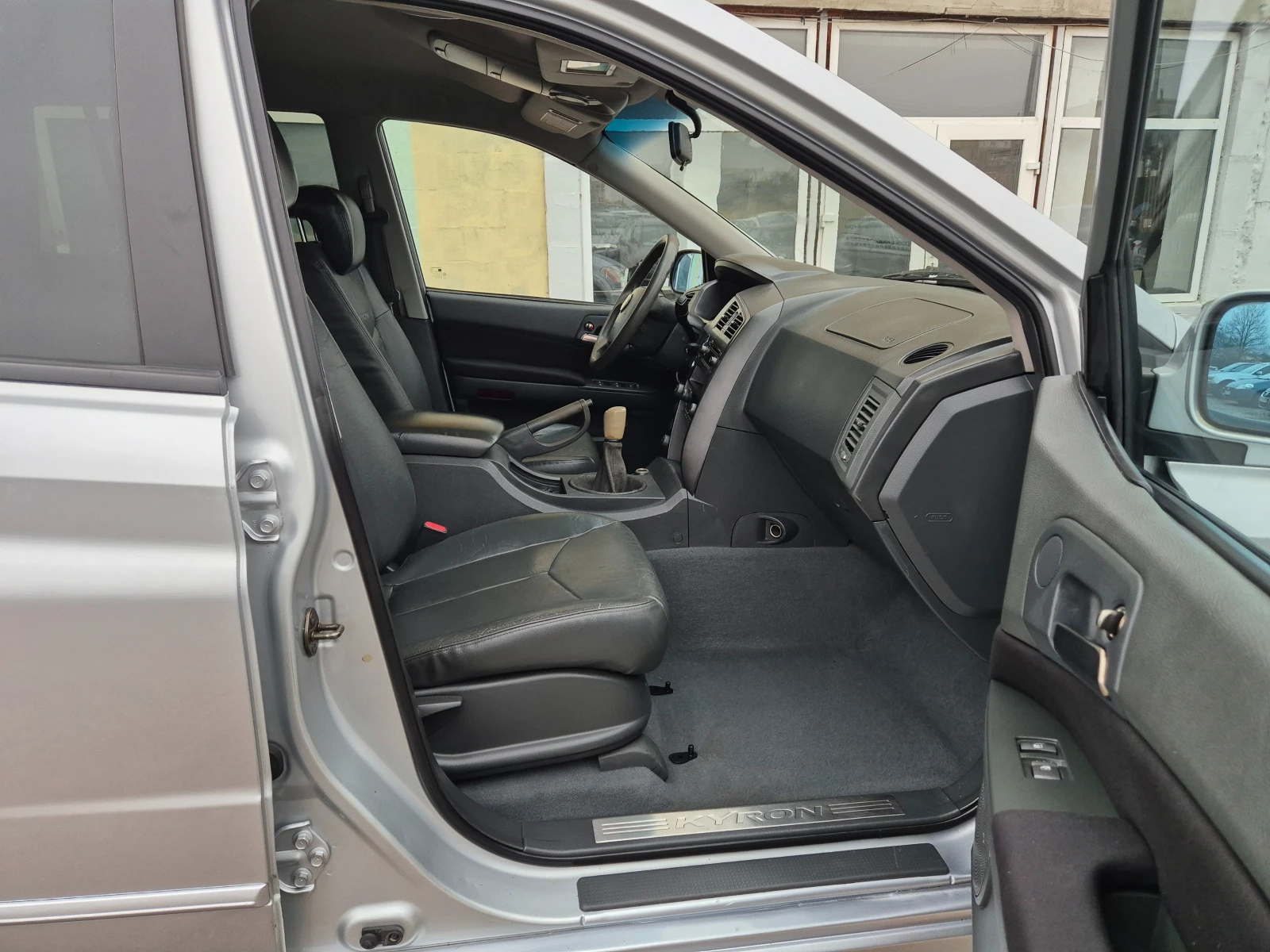 SsangYong Kyron 2.0 XDI 141�� ITALY | Mobile.bg � ����������� 14