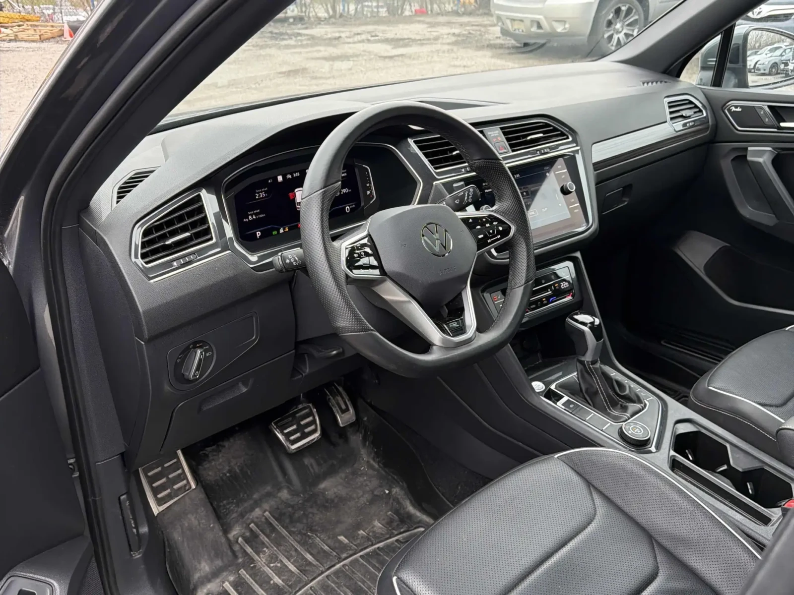 VW Tiguan Highline R-Line * * CARFAX * * АВТО КРЕДИТ * * , снимка 7 - Автомобили и джипове - 54209709