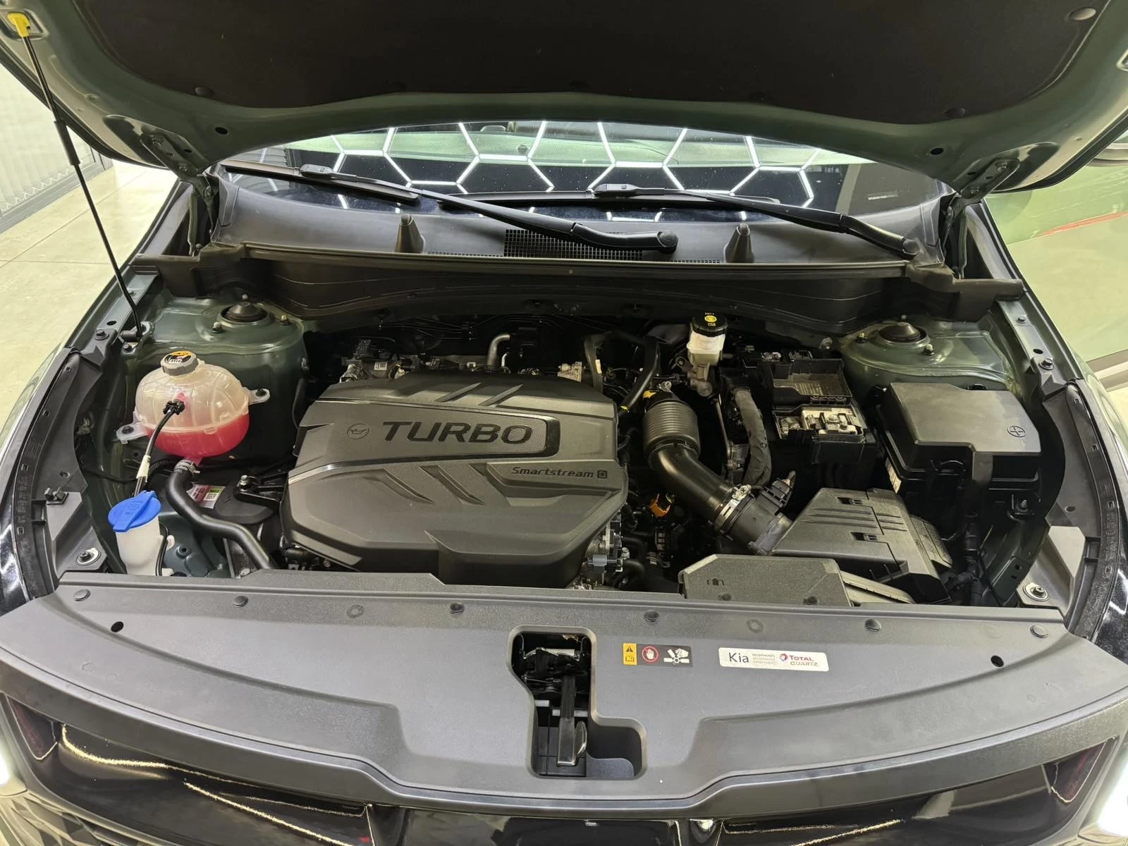 Kia Sportage 1.6 MILD HYBRID , снимка 14 - Автомобили и джипове - 54543755