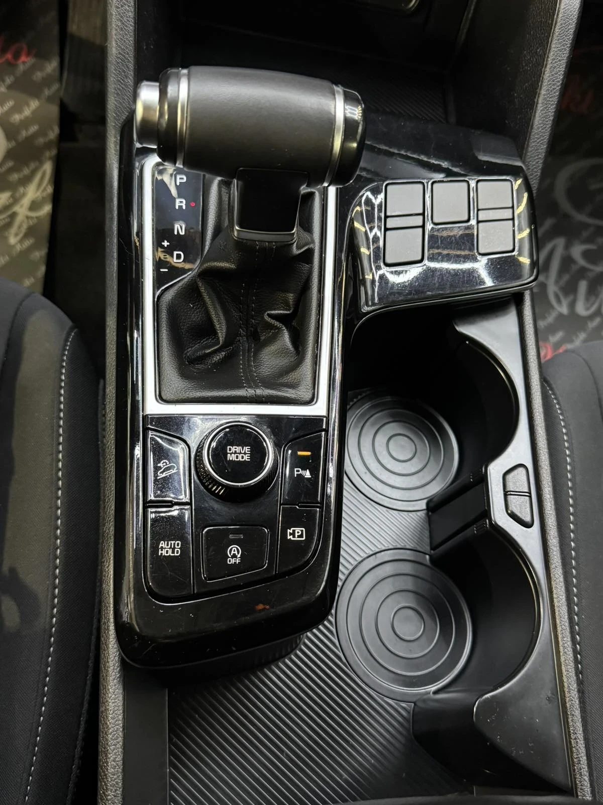 Kia Sportage 1.6 MILD HYBRID , снимка 9 - Автомобили и джипове - 54543755