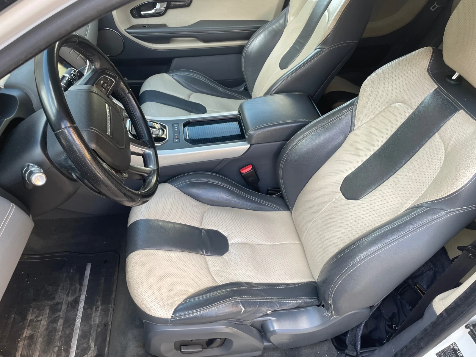Land Rover Evoque, снимка 8 - Автомобили и джипове - 55306619